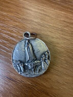 Spanish coin - S. Cristovao (St. Christopher) Medallion - Silver-Tone